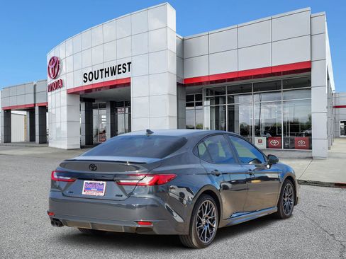 Used 2025 Toyota Camry XSE image 5