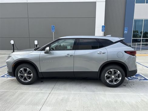 Used 2023 Chevrolet Blazer LT image 6