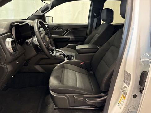 Used 2024 Chevrolet Colorado LT RWD image 12