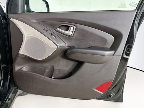 Used 2012 Hyundai Tucson GLS image 30