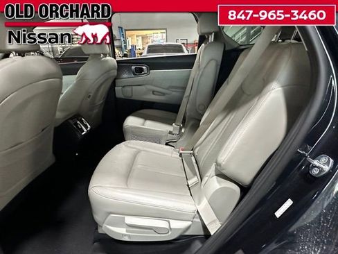 Used 2022 Kia Sorento SX image 11