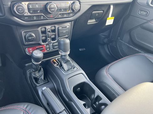 New 2026 Jeep Wrangler Unlimited Rubicon image 9