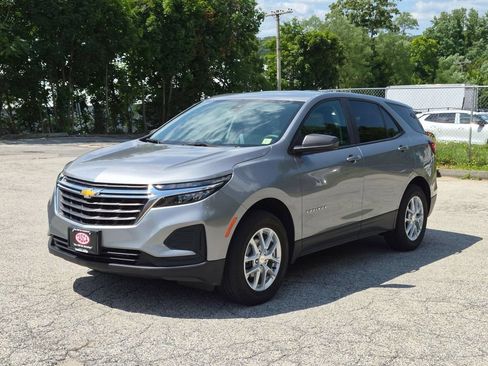 Used 2024 Chevrolet Equinox LS w/ LS Convenience Package AWD/4WD image 9