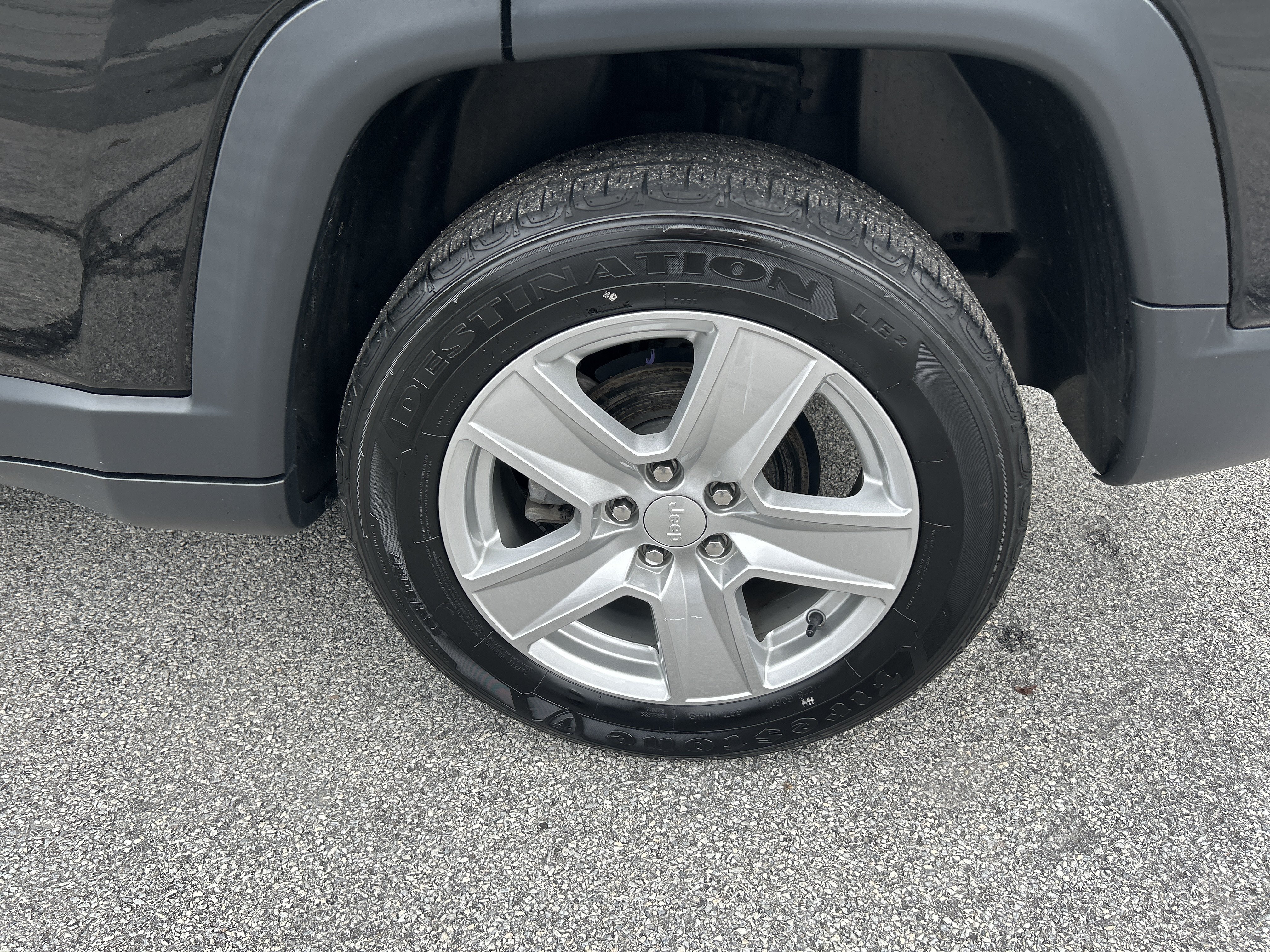 Certified 2022 Jeep Compass Latitude w/ Sun and Sound Group AWD/4WD image 8