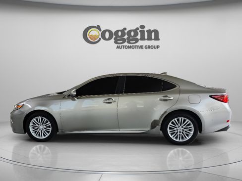 Used 2016 Lexus ES 350 350 w/ Premium Package w/Wood Trim image 2