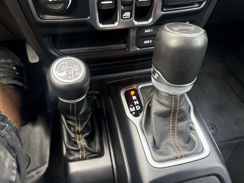 Used 2021 Jeep Wrangler Unlimited Sahara AWD/4WD image 20