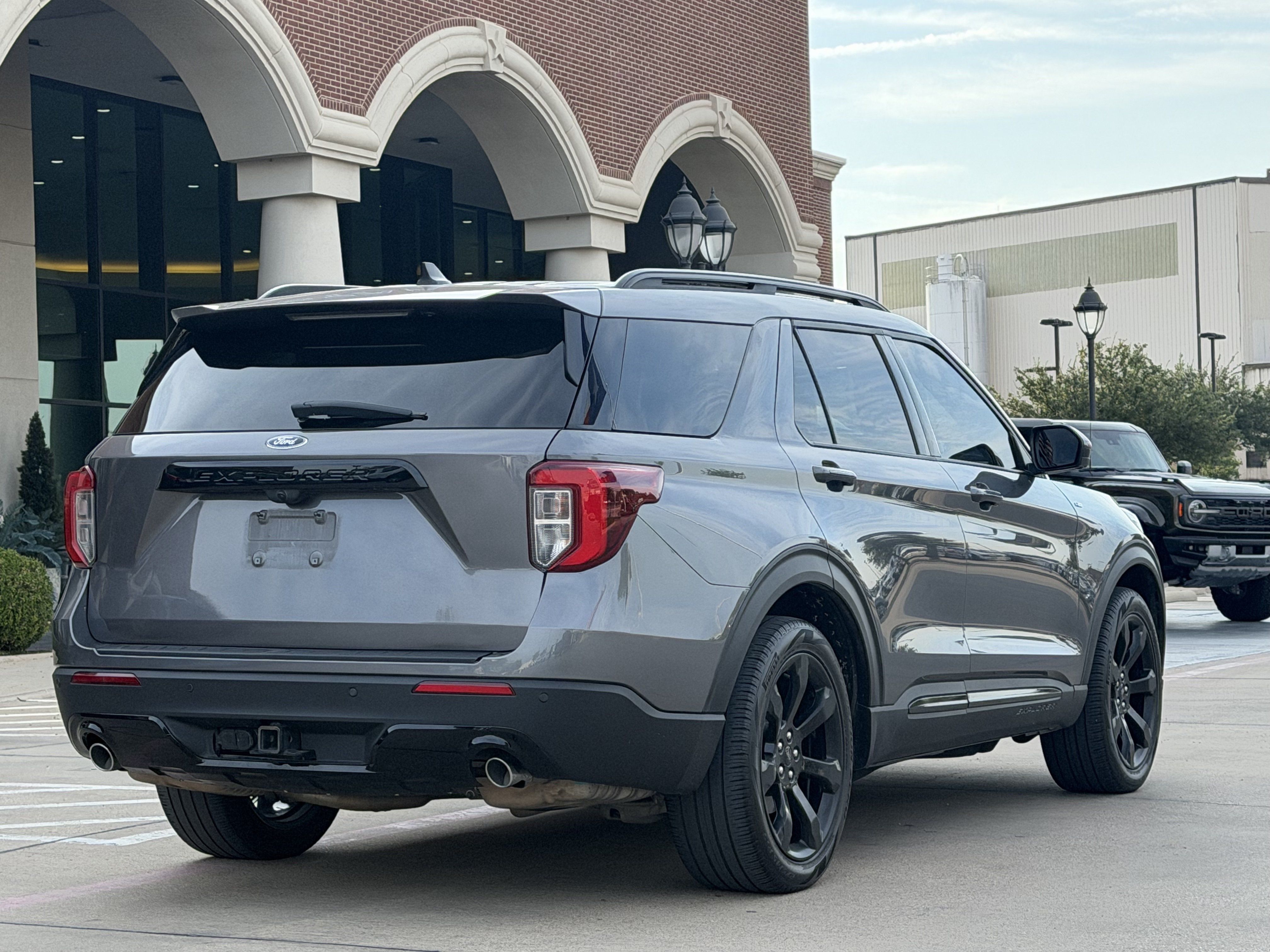 Used 2022 Ford Explorer ST-Line w/ Class IV Trailer Tow Package RWD image 4
