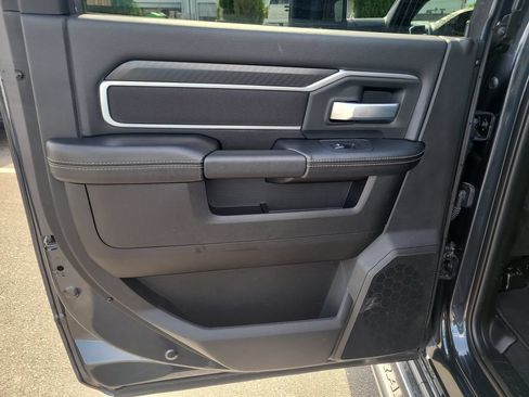 Used 2025 RAM 2500 Big Horn AWD/4WD image 11