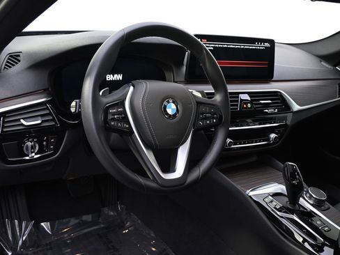 Used 2023 BMW 540i w/ Convenience Package RWD image 11