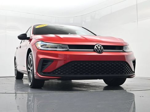 Used 2025 Volkswagen Jetta Sport FWD image 34