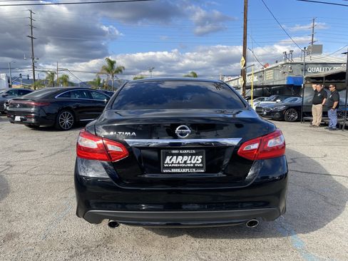 Used 2017 Nissan Altima 2.5 S w/ Power Driver Seat Package FWD image 9