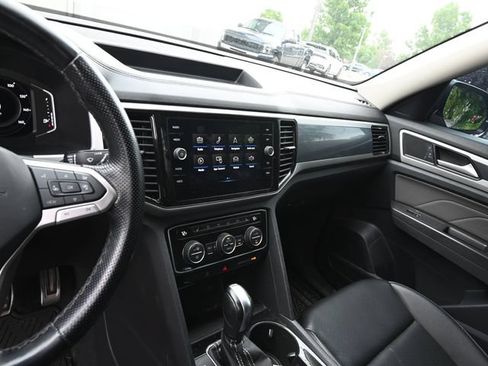 Used 2022 Volkswagen Atlas SEL R-Line AWD/4WD image 10