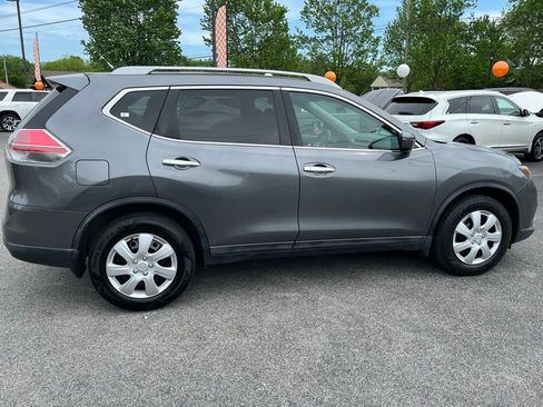 Used 2016 Nissan Rogue S w/ Appearance Package FWD image 9