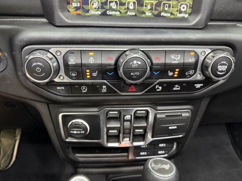 Used 2023 Jeep Wrangler Unlimited Sahara AWD/4WD image 20