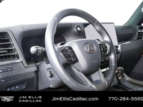 Used 2024 Lexus GX 550 w/ Accessory Package (2T) AWD/4WD image 4