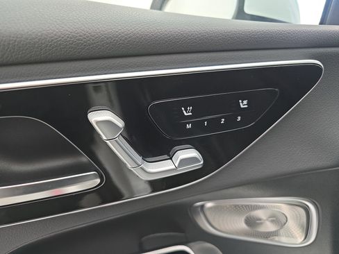 Used 2025 Mercedes-Benz GLC 300 image 29