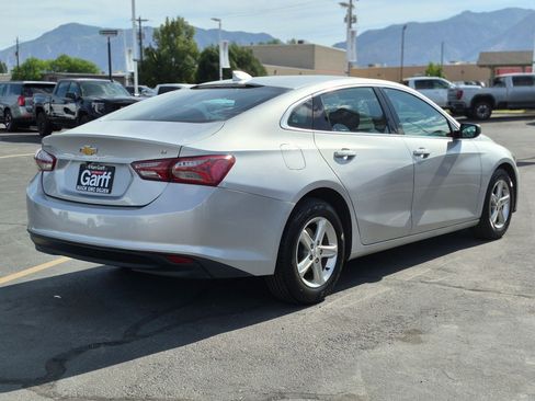 Used 2022 Chevrolet Malibu LT FWD image 3