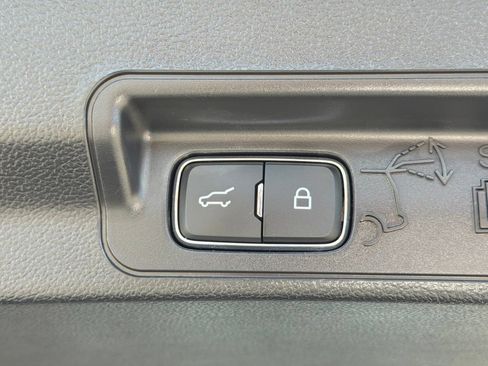 Used 2025 Ford Explorer Active RWD image 20