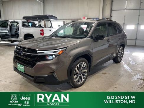 Used 2025 Subaru Forester Touring w/ Popular Package - Touring image 5