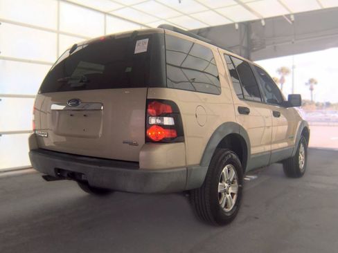 Used 2006 Ford Explorer XLT RWD image 4