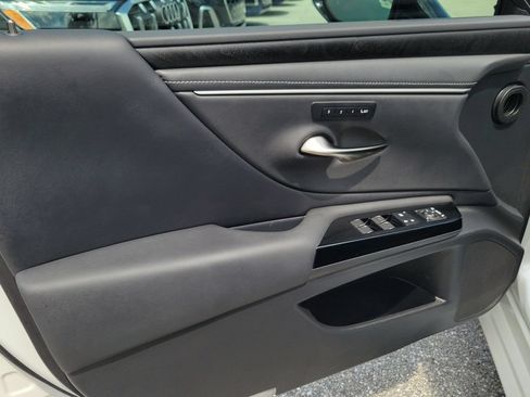 Used 2024 Lexus ES 350 w/ Premium Package FWD image 19