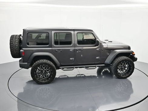 Used 2022 Jeep Wrangler Unlimited Sport image 31