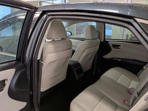 Used 2015 Toyota Avalon Limited image 27