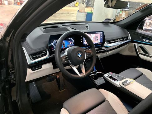 Used 2026 BMW X1 xDrive28i w/ Technology Package AWD/4WD image 16