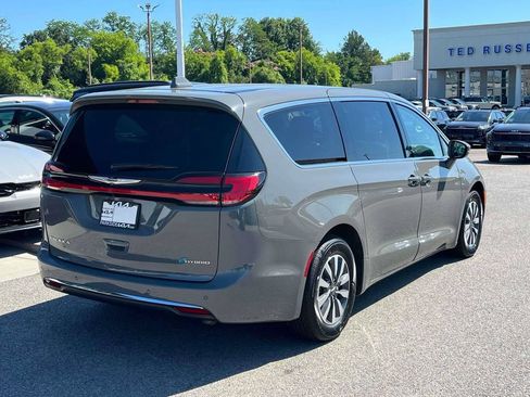 Used 2022 Chrysler Pacifica Touring-L FWD image 26