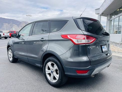 Used 2016 Ford Escape SE image 3