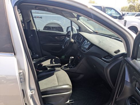 Used 2022 Buick Encore Preferred w/ Safety Package AWD/4WD image 33