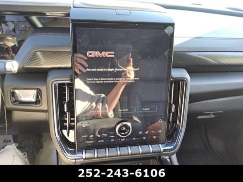 Used 2026 GMC Yukon AT4 w/ AT4 Premium Plus Package AWD/4WD image 6