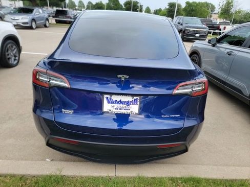Used 2021 Tesla Model Y Long Range AWD/4WD image 6