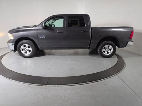 Used 2022 RAM 1500 Classic SLT AWD/4WD image 2
