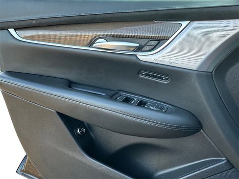 Used 2020 Cadillac XT5 Sportv image 11