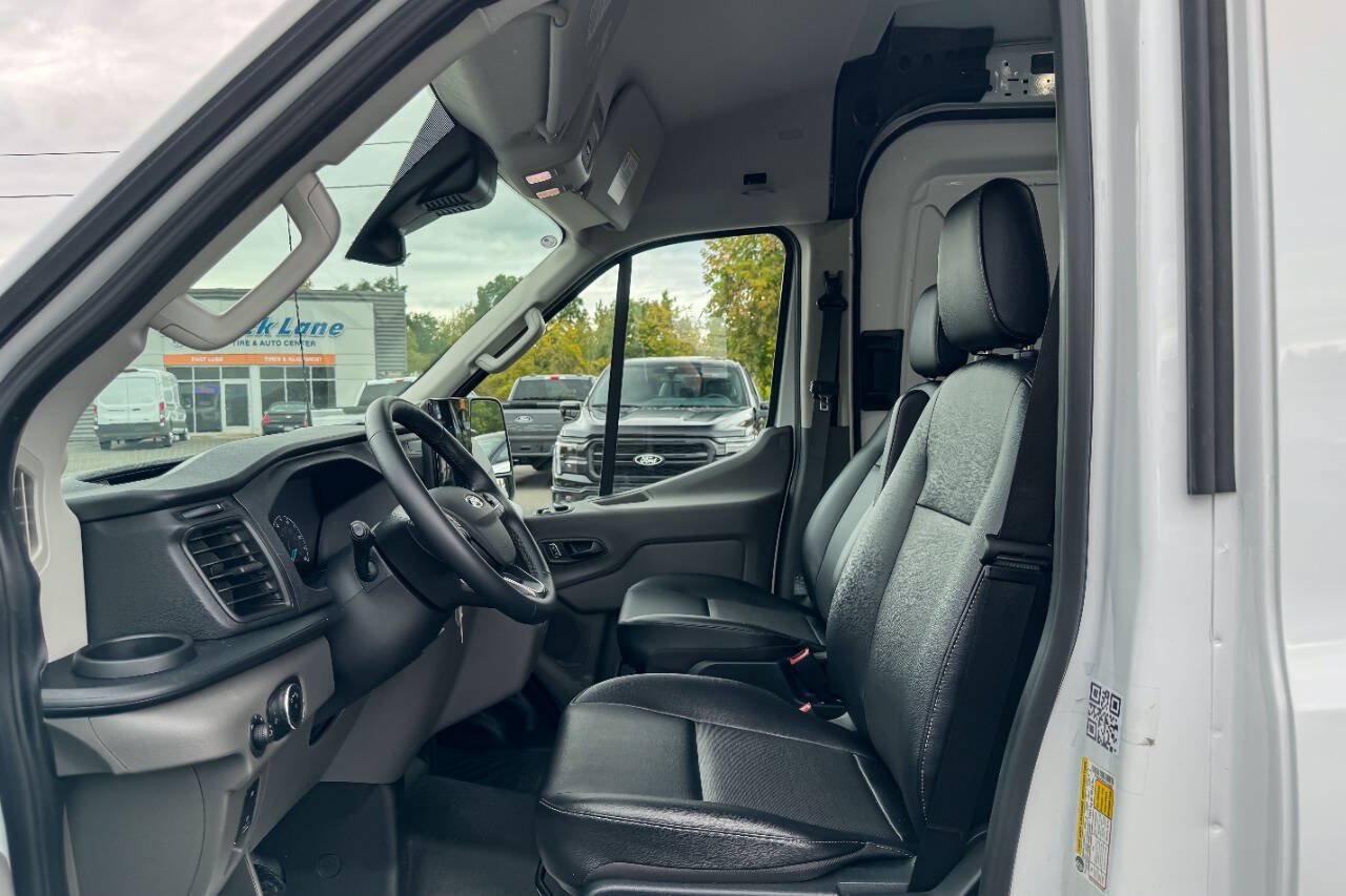 Used 2023 Ford E-Transit Medium Roof RWD image 15