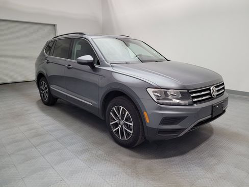 Used 2020 Volkswagen Tiguan SE w/ Panoramic Sunroof Package FWD image 13