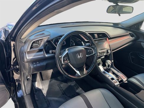 Used 2019 Honda Civic EX image 9