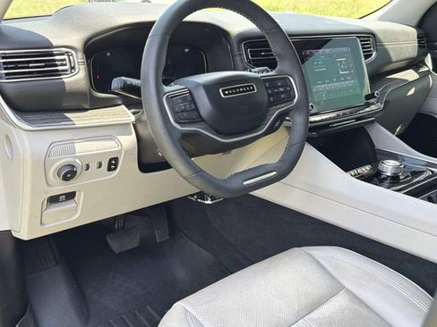 Used 2022 Jeep Wagoneer Series III w/ Flexible Seating Group RWD image 18