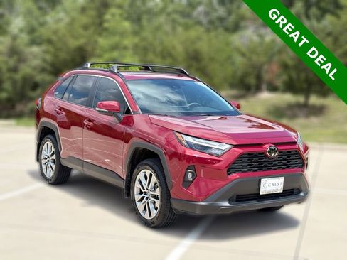 Used 2023 Toyota RAV4 XLE Premium FWD image 4