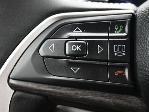 Used 2022 Jeep Grand Cherokee Limited 4xe w/ Luxury Tech Group II AWD/4WD image 19