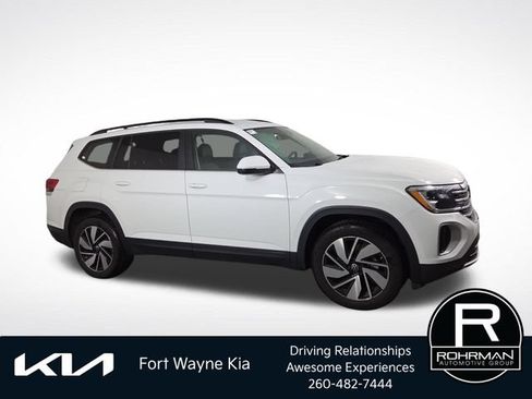 Used 2024 Volkswagen Atlas SE AWD/4WD image 6
