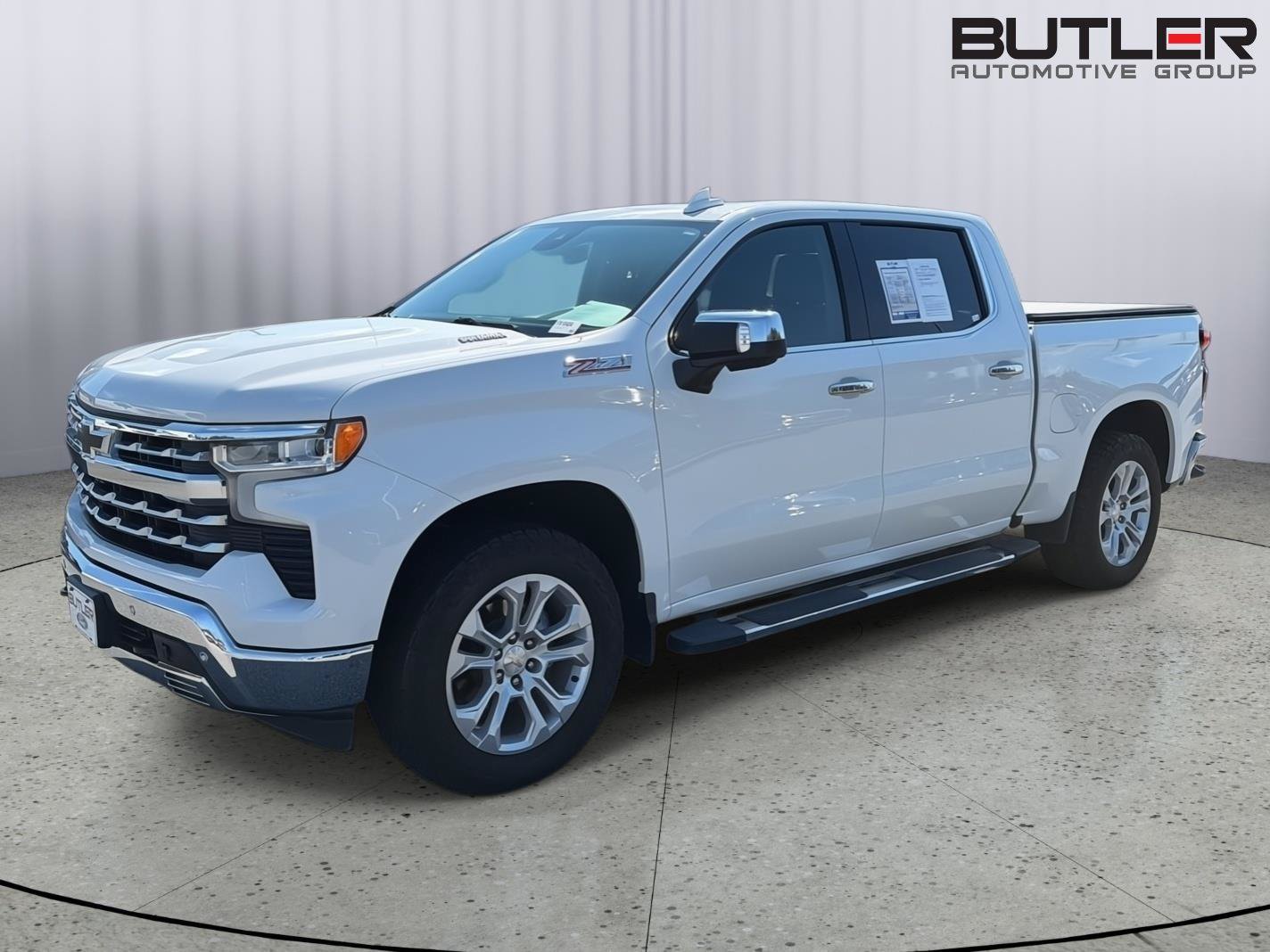 Used 2023 Chevrolet Silverado 1500 LTZ AWD/4WD image 2