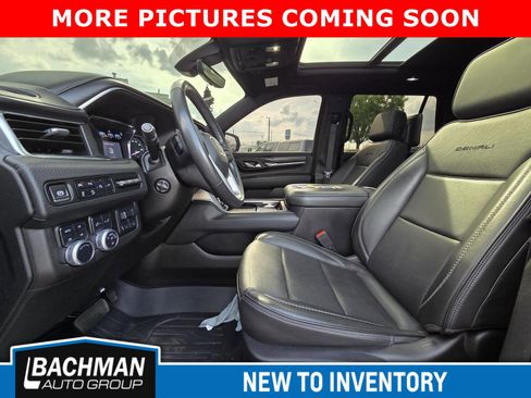 Used 2021 GMC Yukon Denali w/ Denali Premium Package image 5