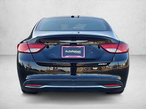 Used 2015 Chrysler 200 Limited w/ Convenience Group image 7