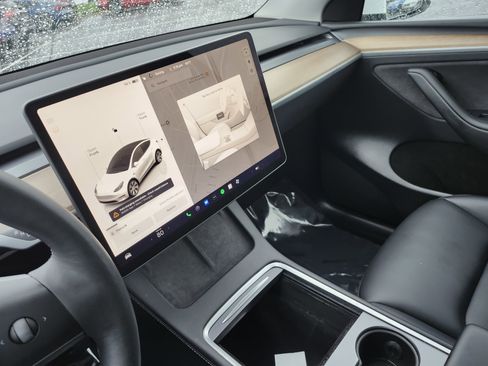 Used 2023 Tesla Model Y Long Range AWD/4WD image 28