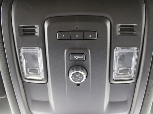 Used 2024 Chevrolet Tahoe Z71 image 25