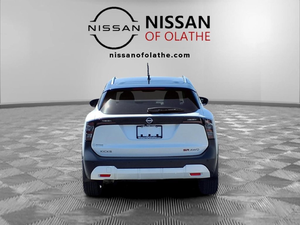 Used 2025 Nissan Kicks SR w/ SR Premium Package AWD/4WD image 27