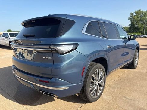 Used 2026 Buick Enclave Avenir w/ Super Cruise Package AWD/4WD image 3