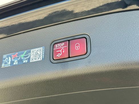 Used 2023 Mercedes-Benz GLC 300 4MATIC image 22